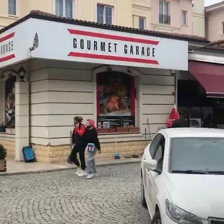 Проживание в семье Istanbul Shine Center *